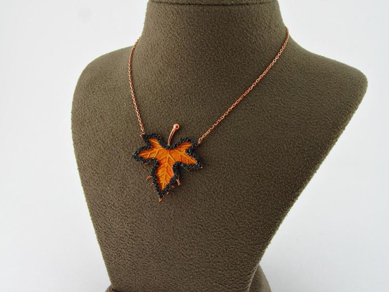 Taki | Sycamore Leaf Women's Silver Leaf Necklace with Sycamore Leaf Stone - TryAladdin